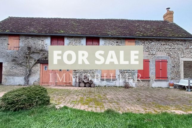 Farmhouse for sale in Saint-Pierre-Des-Nids, Pays-De-La-Loire, 53370, France