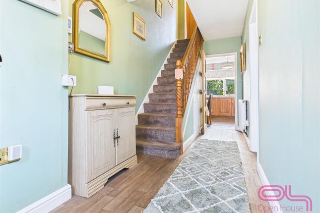 49, Newton Leys, Burton-On-Trent photo 3