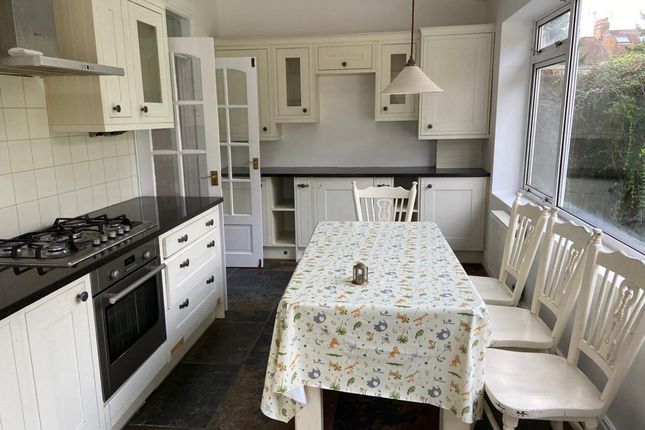 19, Ridgeway, Woodford Green photo 4