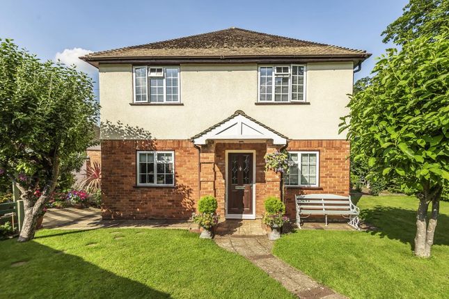 Thumbnail Semi-detached house for sale in Henley-On-Thames, Oxfordshire