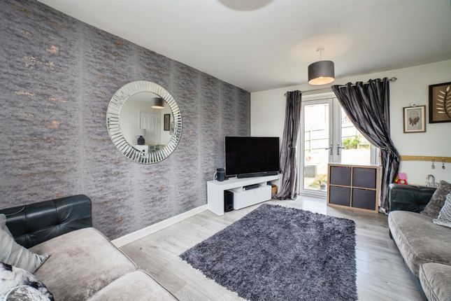 16, Broadacre Way, Alfreton photo 2