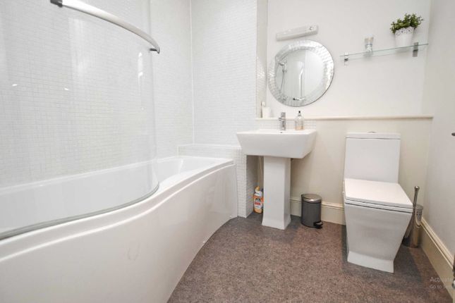 Flat 5, 3-4, Westbrook Gardens, Margate photo 5