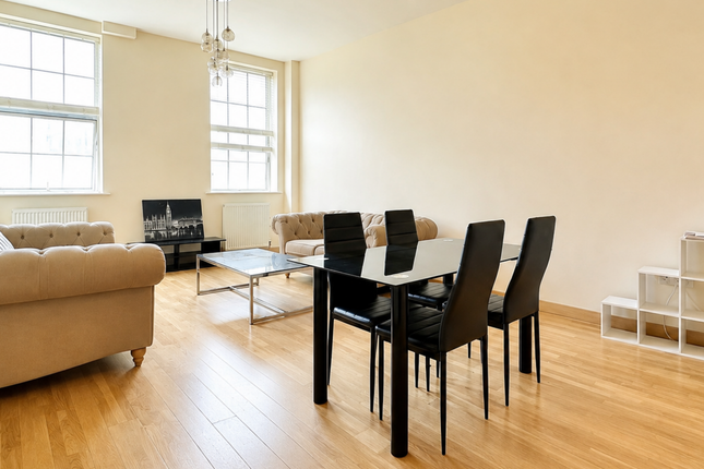 Flat 330, Dagenham photo 3