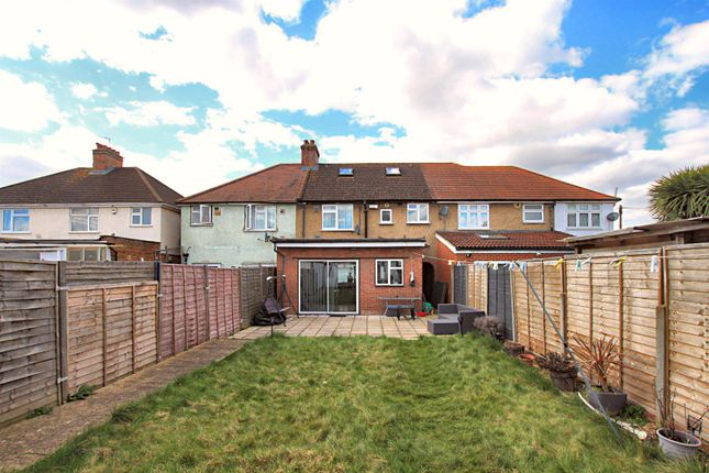 Thumbnail Terraced house for sale in Hinton Avenue, Hounslow