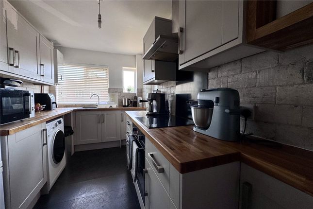 6 Briarleas Court,, Morris Road, Hampshire photo 4