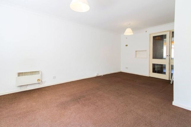 99 Kingswood Court,, Kempton Walk, Croydon photo 3