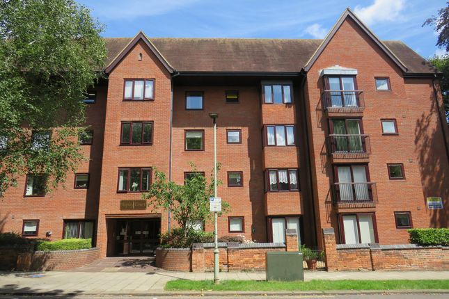 Thumbnail Property for sale in Warwick Avenue, Bedford