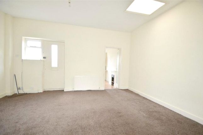 69A,, Nutfield Road, Redhill photo 2