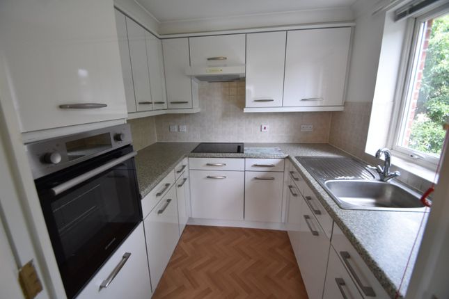 Thumbnail Flat for sale in Springwell, Havant, Hampshire