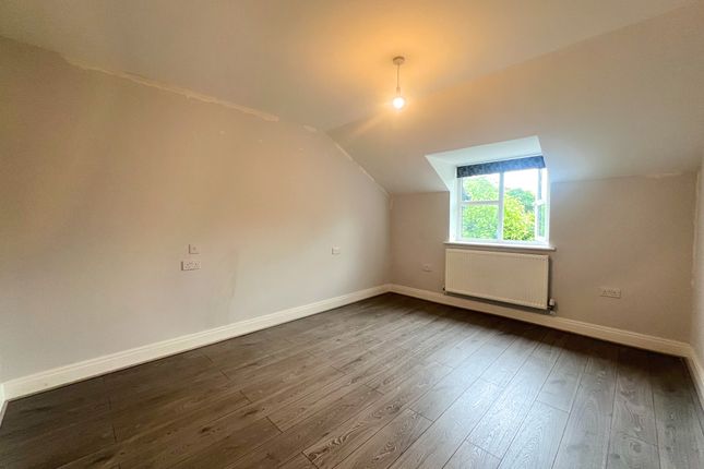 4, Crescent Drive, Aldershot photo 5
