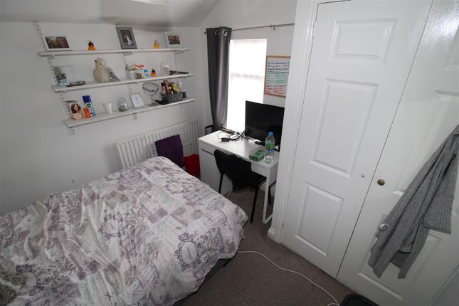 Terraced house to rent in Collins Terrace, Treforest, Pontypridd