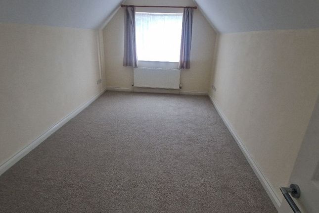 27B Victoria Road, Barnet photo 2