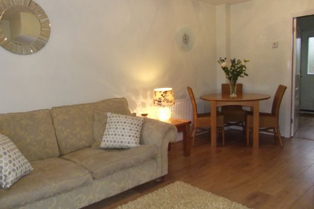 St Margarets Close, Calne photo 3