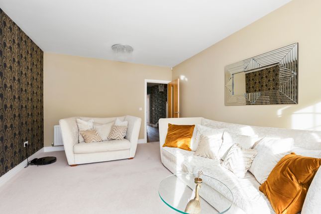 23, Kings View Crescent, Ratho photo 3
