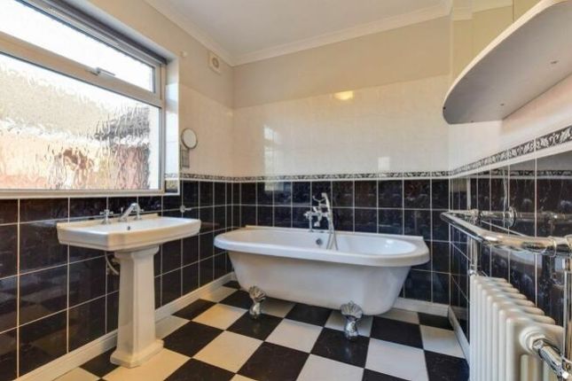 214, Shrivenham Road, Swindon photo 5