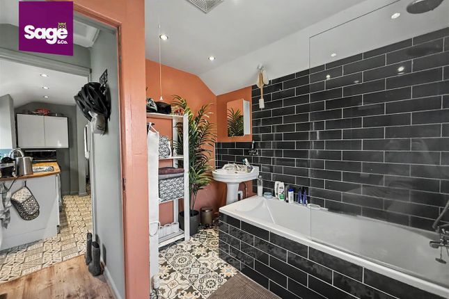 4, Hill Street, Newport photo 4