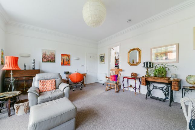 Flat to rent in Lovelace Road, Surbiton