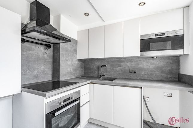 126, Tottenhall Road, Palmers Green photo 2