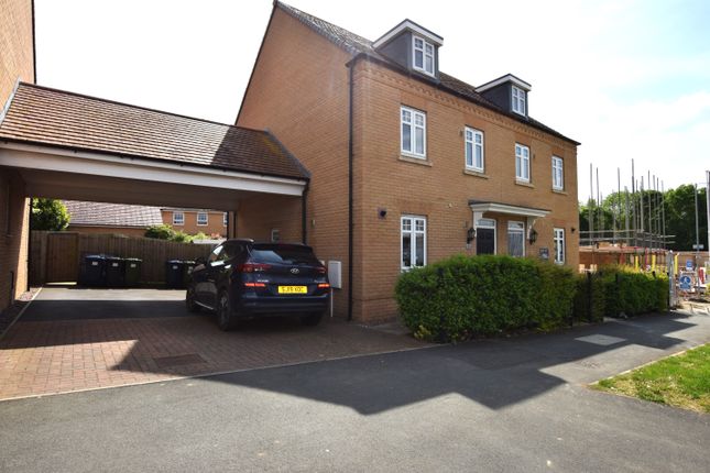 Town house to rent in Gumcester Way, Godmanchester, Huntingdon