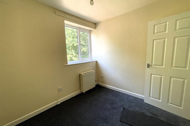 Flat 3, 35 Moorland Road, Stoke-On-Trent photo 5