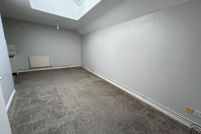 Flat to rent in Eastgate, Louth