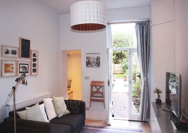 Flat to rent in St. John's Villas, London