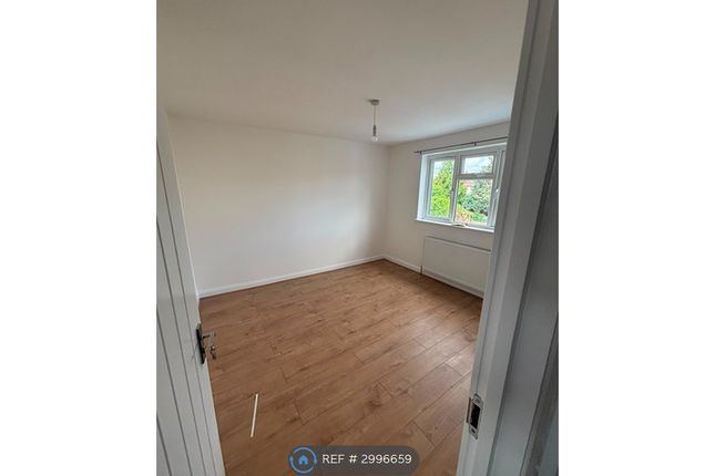 High Road, Chadwell Heath, Romford photo 3