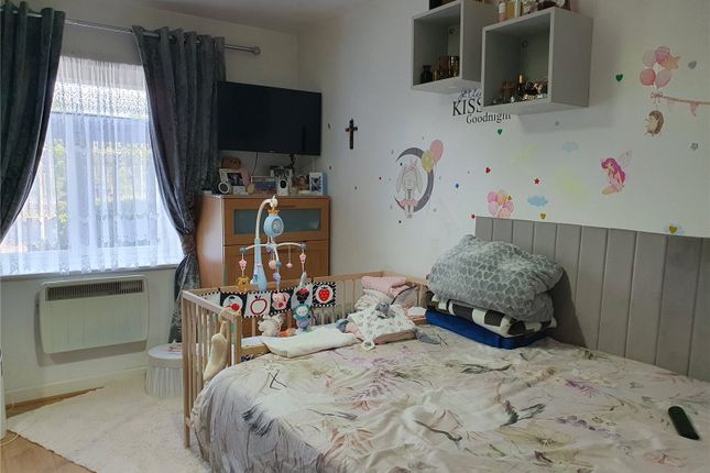 Flat 1, Clarence Court 580-588,, London Road, Berkshire photo 4