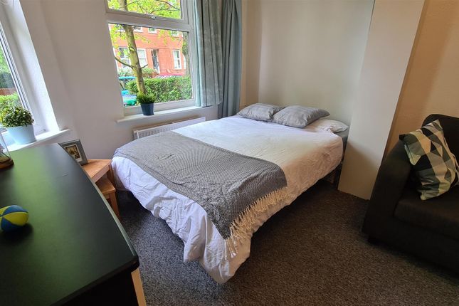 Flat 1, 5, Chatham Grove, Manchester photo 3