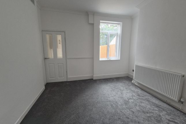 70, Hart Road, Wolverhampton photo 3