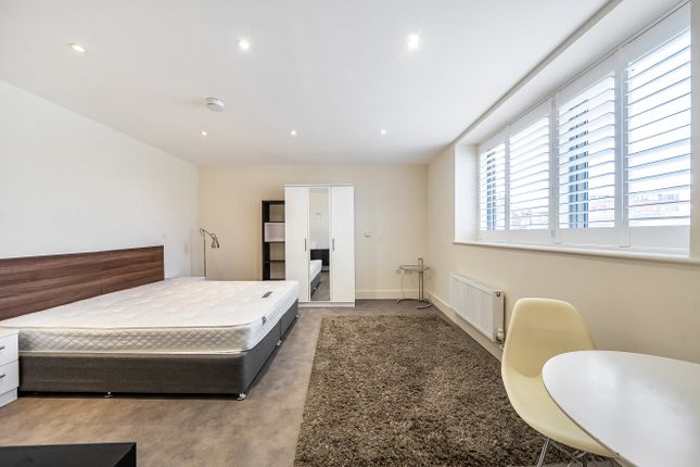 Flat 14 The Clockwork Factory Apart, 13, Blackburn Road, West Hampstead photo 4