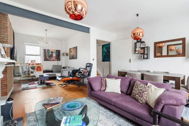 Thumbnail Flat for sale in Cornwall Crescent, Notting Hill