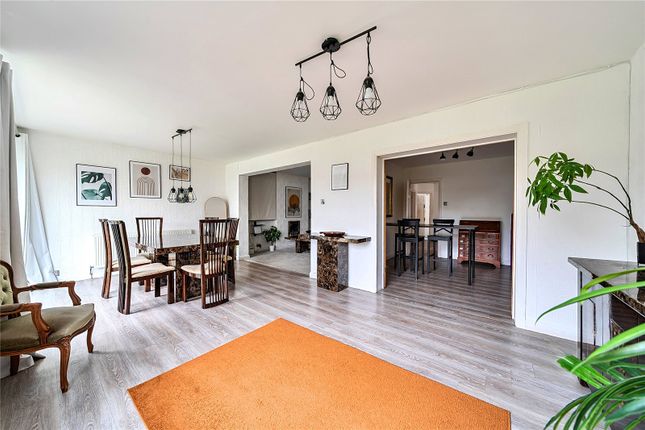 92, Sunbury Lane, Walton-On-Thames photo 4