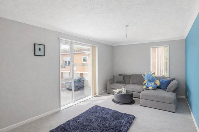 41, Pennine Gardens, Weston-super-Mare photo 3