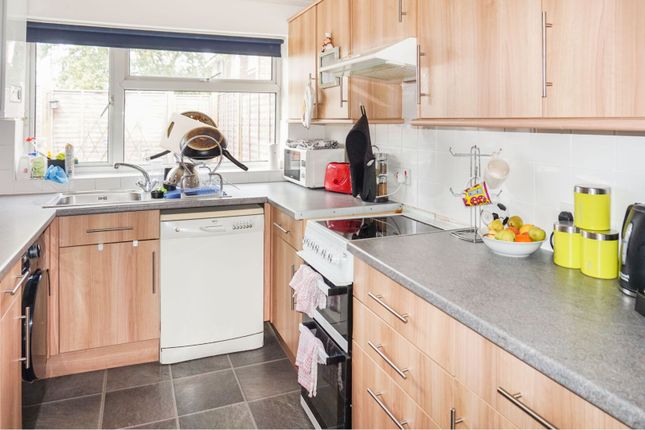 Flat for sale in Castle Walk, Didcot