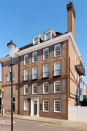 Flat for sale in Mulberry Walk, Chelsea, London