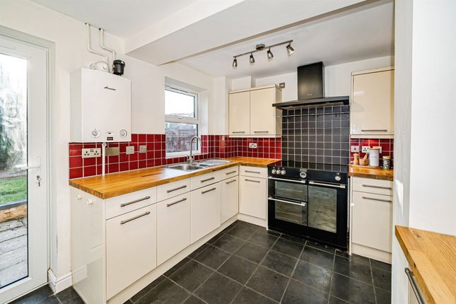 15, Peregrine, Aylesbury photo 2