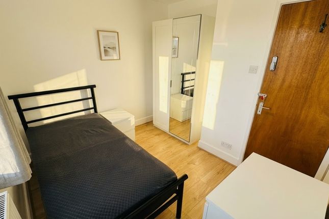 1-bed house on Farnham, £525/mo