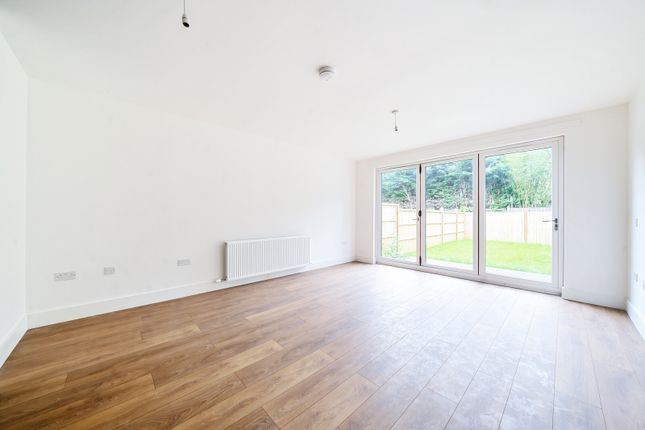 4 West Wey, 29, Byfleet Road, New Haw photo 4