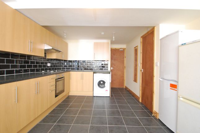 6-bed terraced on Richards Street, Cardiff, £3,150/mo