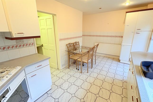 6, Pool Meadow Close, Birmingham photo 4