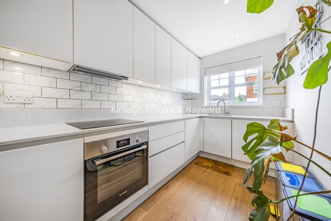 4, Bowling Green Mews, London photo 4