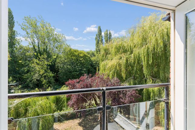 21, Wagstaff Way, Olney photo 2