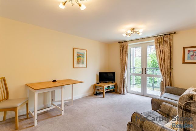 19 Brooke Dene Court, Serpentine Road, Cleckheaton photo 2