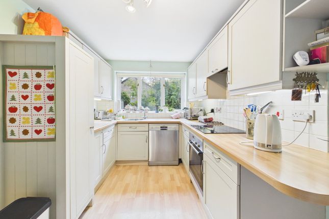 4 Ebor Gardens, Quemerford, Calne photo 2
