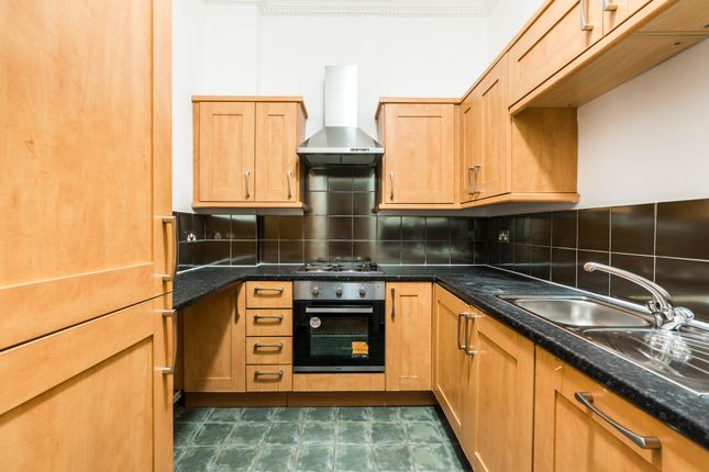Flat 2, 15 Longridge Road, London photo 4