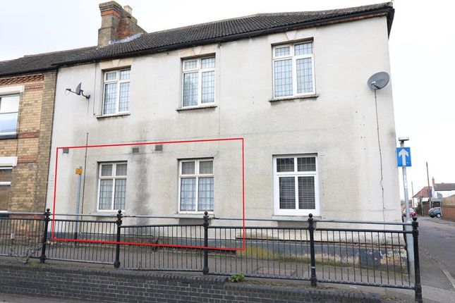 Thumbnail Flat to rent in High Street, Higham Ferrers
