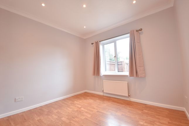 15 Kestrel House,, Weydon Lane, Surrey photo 4