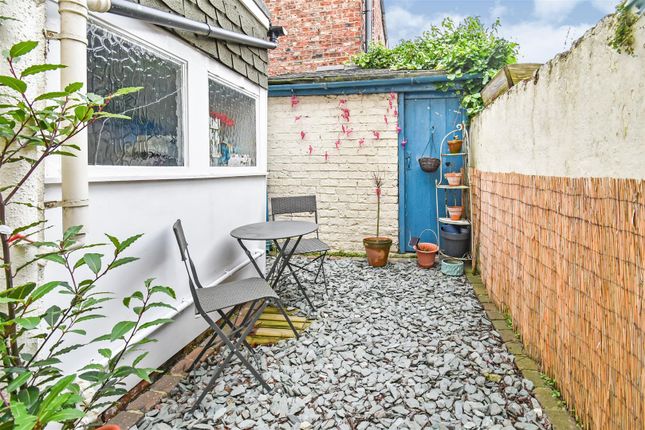 2 Bed Terraced House For Sale In Poppleton Road York Yo26 Zoopla