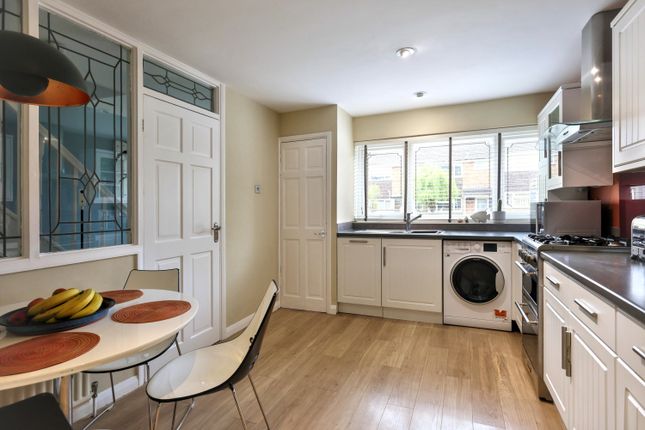 28, Wilmot Close, Witney photo 4